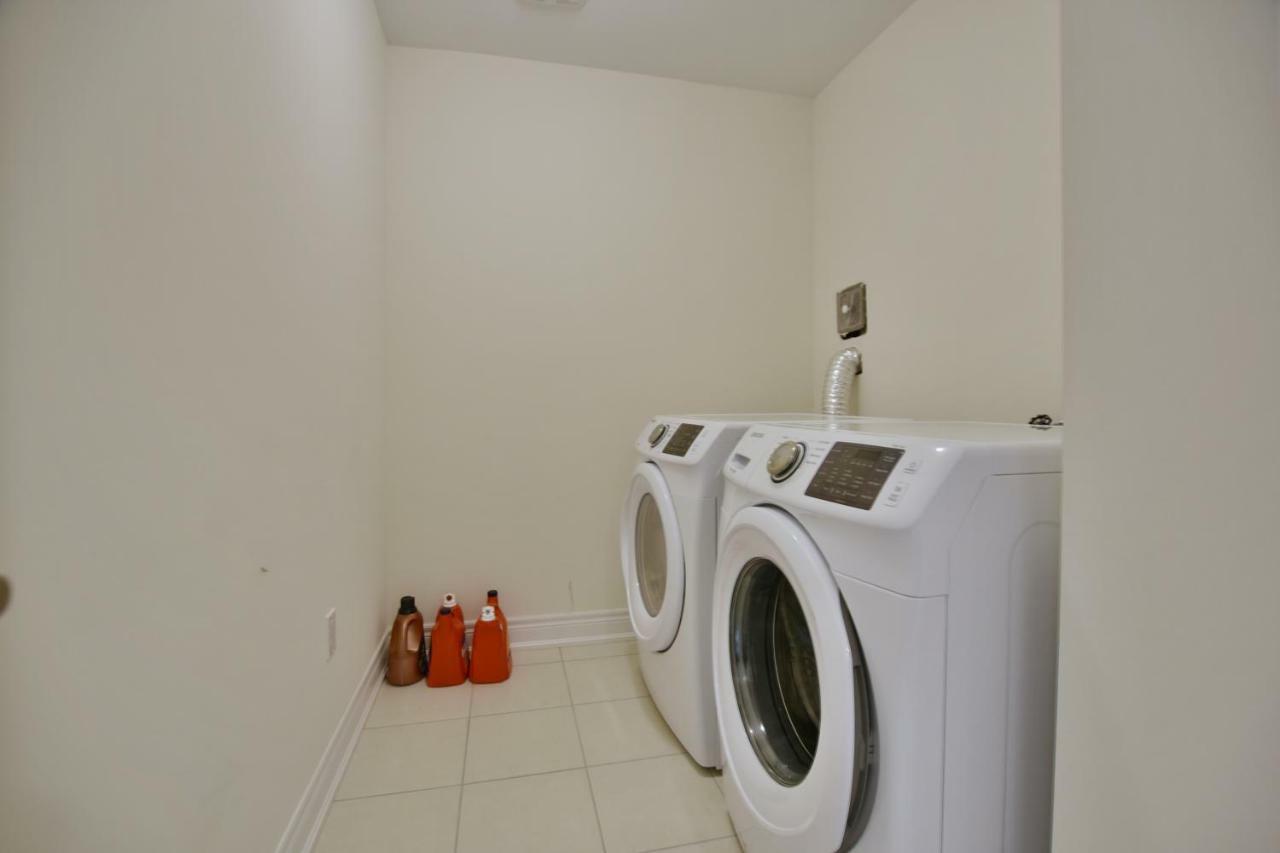New Blue Mountain Village Snowbridge Executive Townhome Sleeps 10 With Outdoor Pool And Shuttle Nottawa Εξωτερικό φωτογραφία