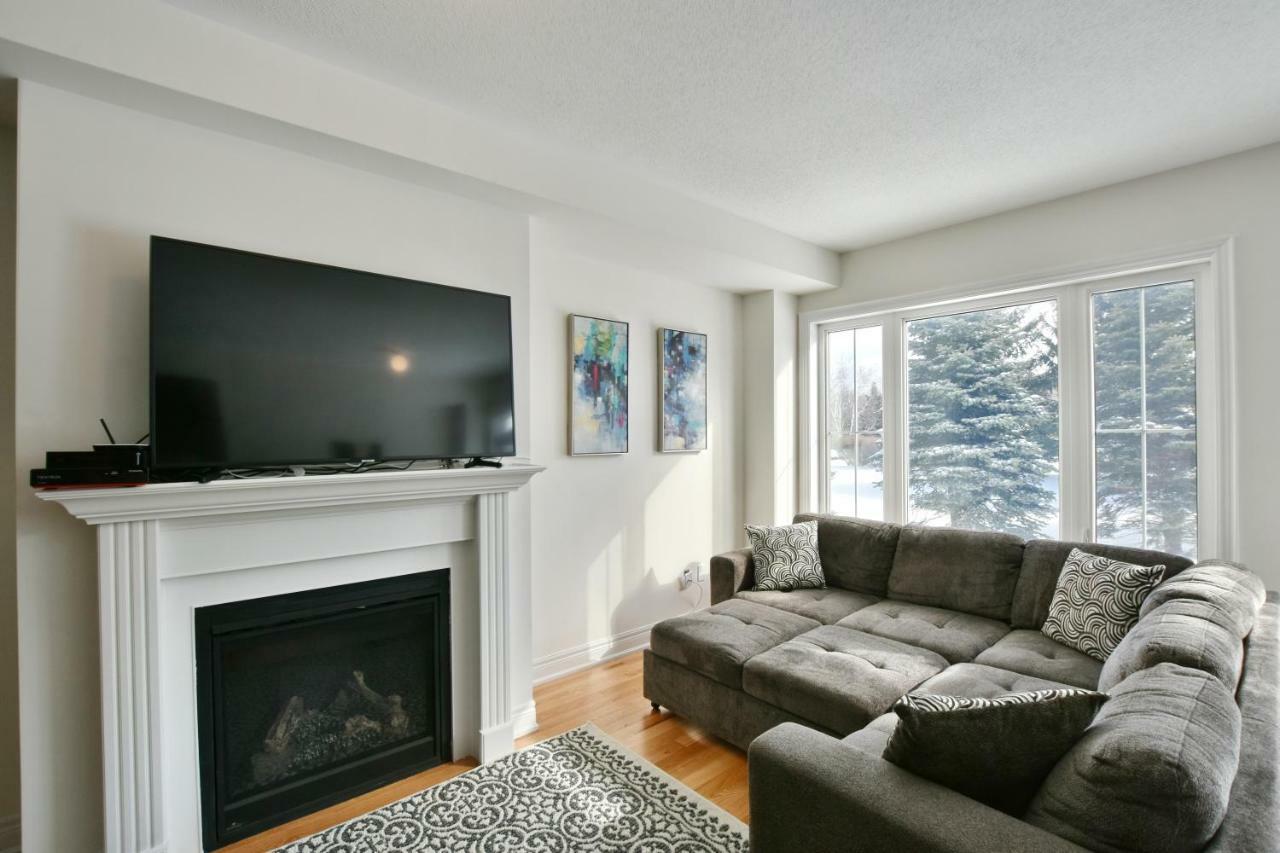 New Blue Mountain Village Snowbridge Executive Townhome Sleeps 10 With Outdoor Pool And Shuttle Nottawa Εξωτερικό φωτογραφία