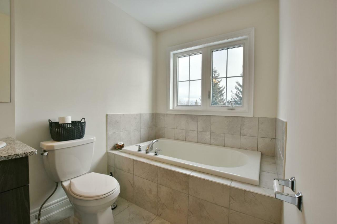 New Blue Mountain Village Snowbridge Executive Townhome Sleeps 10 With Outdoor Pool And Shuttle Nottawa Εξωτερικό φωτογραφία