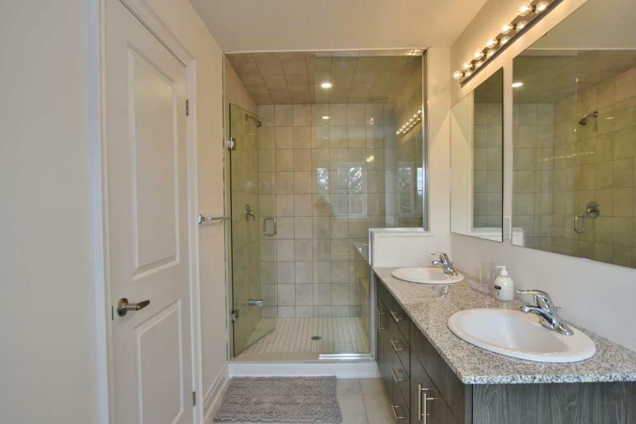 New Blue Mountain Village Snowbridge Executive Townhome Sleeps 10 With Outdoor Pool And Shuttle Nottawa Εξωτερικό φωτογραφία