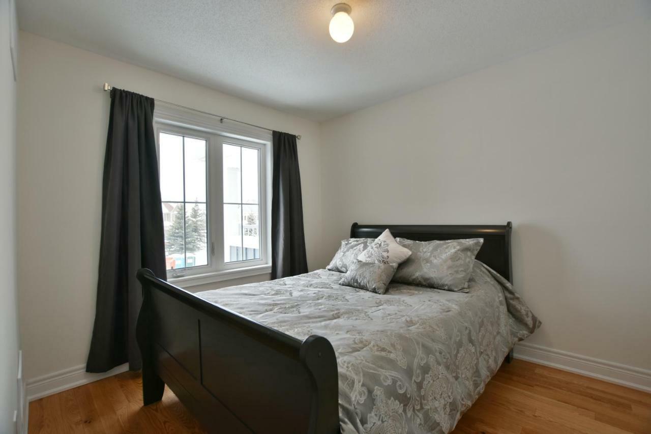 New Blue Mountain Village Snowbridge Executive Townhome Sleeps 10 With Outdoor Pool And Shuttle Nottawa Εξωτερικό φωτογραφία