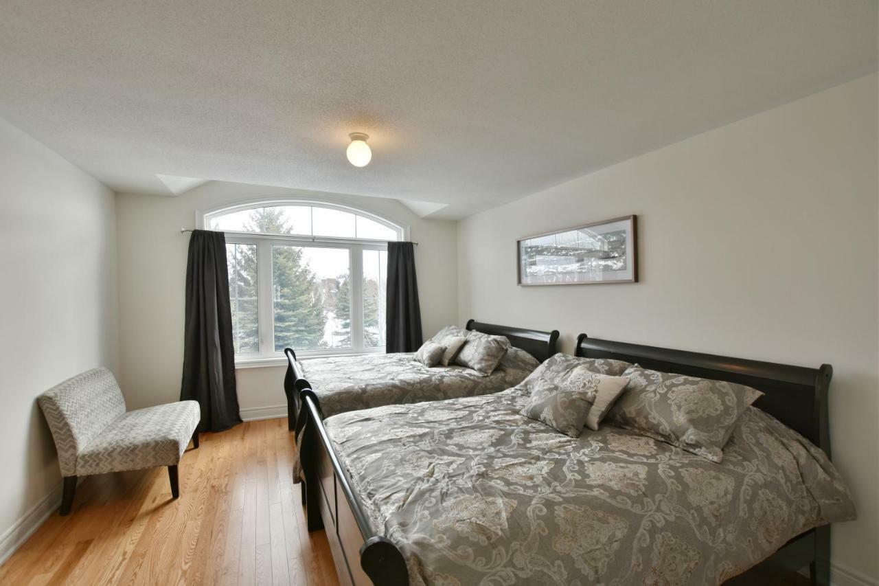 New Blue Mountain Village Snowbridge Executive Townhome Sleeps 10 With Outdoor Pool And Shuttle Nottawa Εξωτερικό φωτογραφία