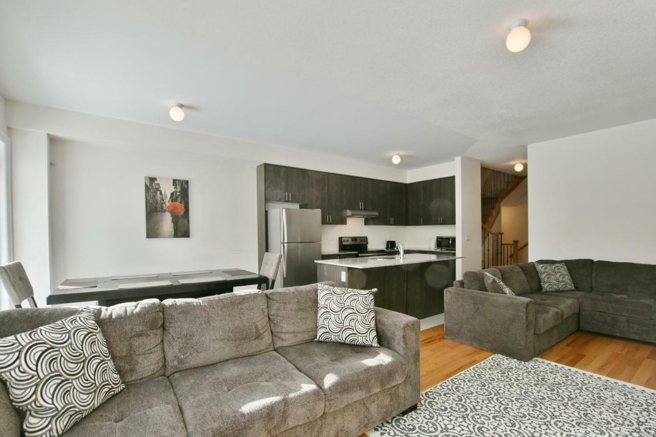 New Blue Mountain Village Snowbridge Executive Townhome Sleeps 10 With Outdoor Pool And Shuttle Nottawa Εξωτερικό φωτογραφία